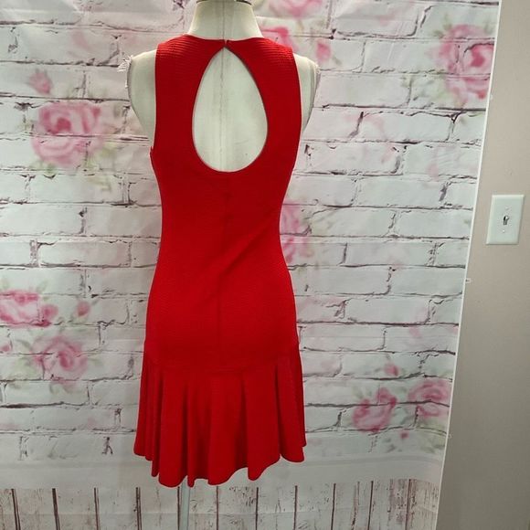 Trina Turk red sleeeveless ribbed flare hem dress - Picture 6 of 11